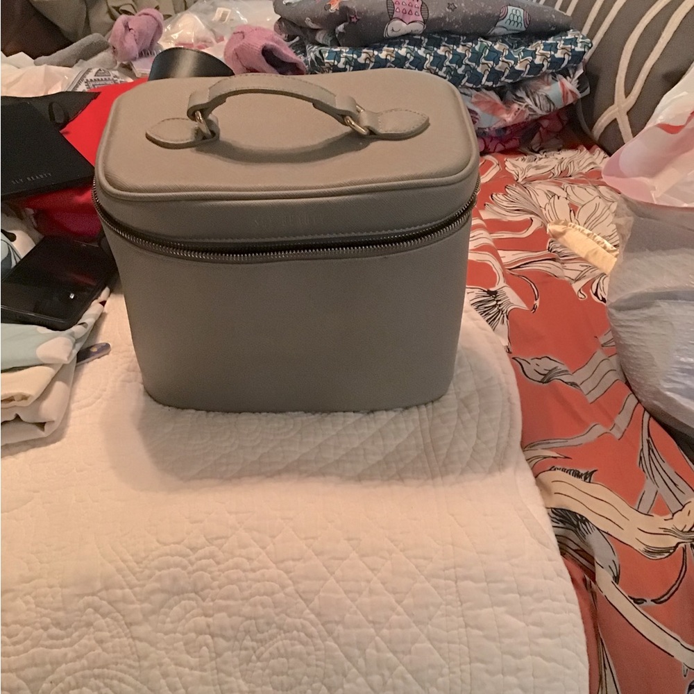 Cosmetic bag